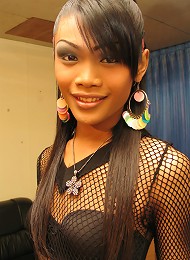 Ladyboy King Wants You To Let Her Be The Queen.